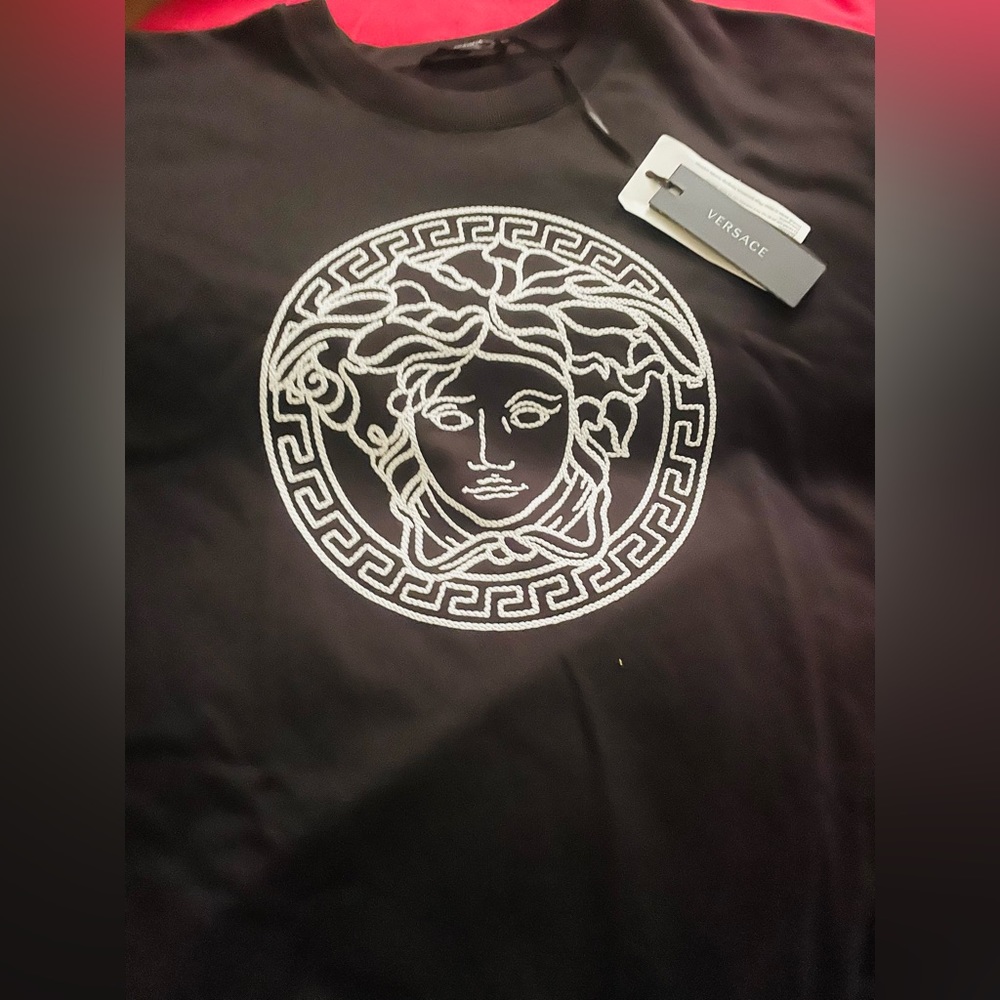 Versace sweatshirt size medium retail 1400